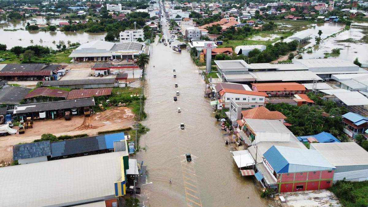 Популярный курорт поплыл: Таиланд накрыли масштабные наводнения – красноречивые фото - Travel