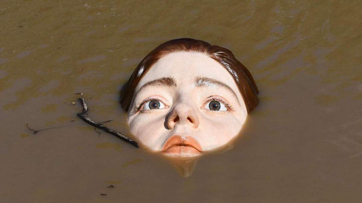 Скульптура девушки, которая тонет, в Бильбао наделала шума – удивительное видео арт объекта - Travel