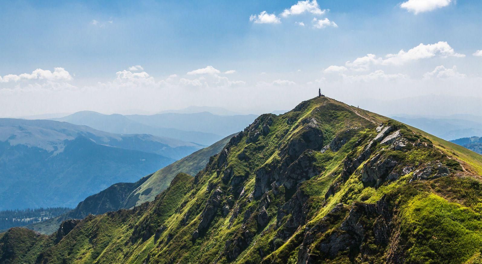 5 популярних гір Карпат, які варто підкорити