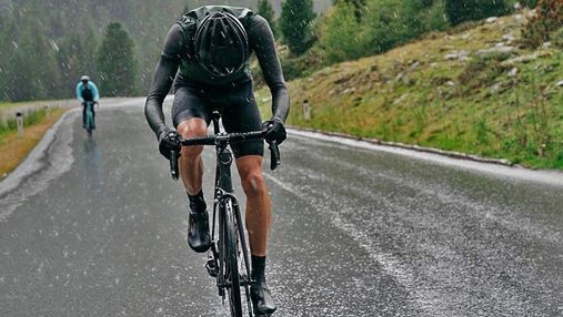 Як їздити на велосипеді в дощ: корисні поради
