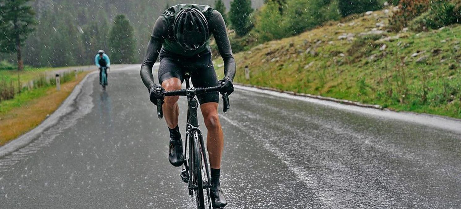 Езда на велосипеде в дождь: полезные советы