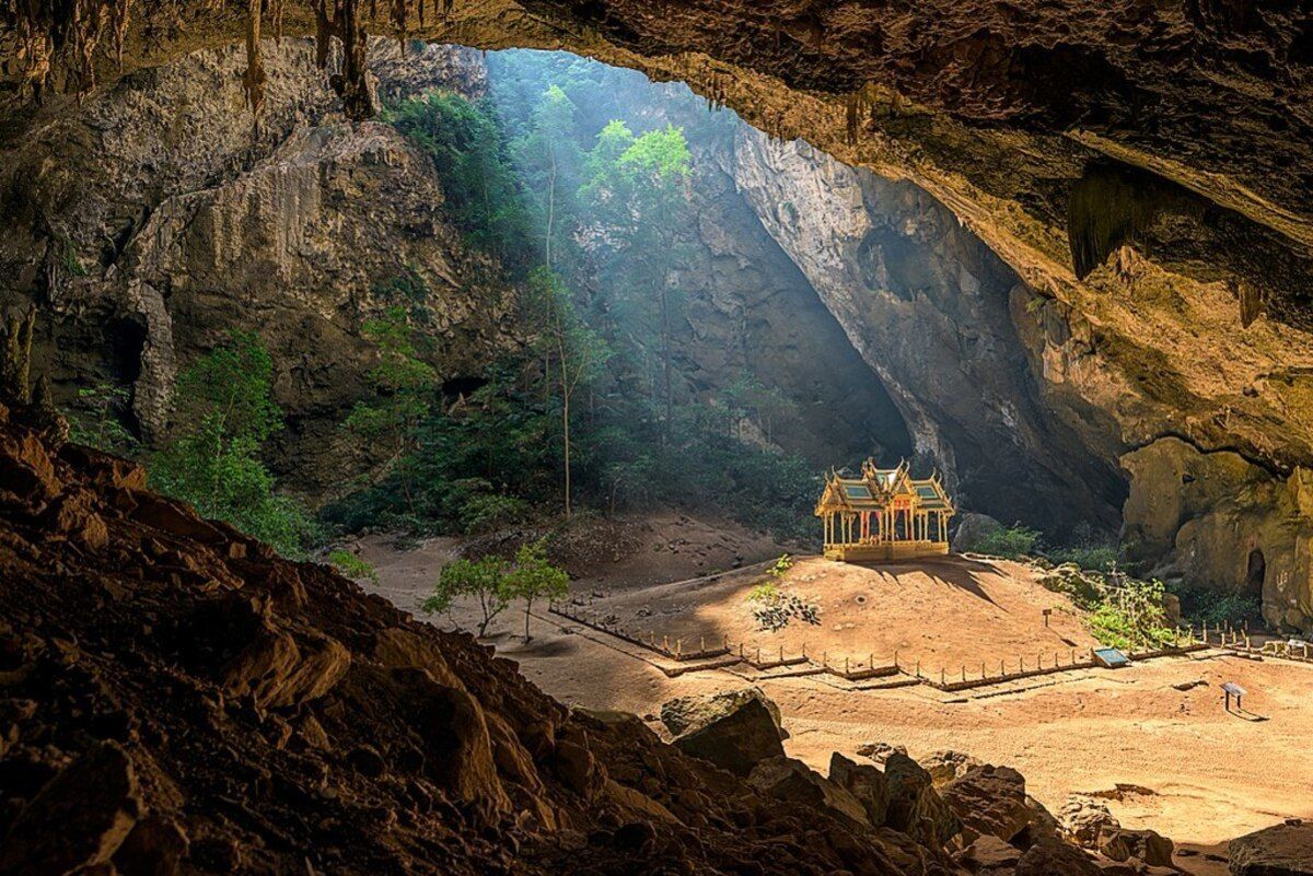 5 удивительных и живописных пещер планеты