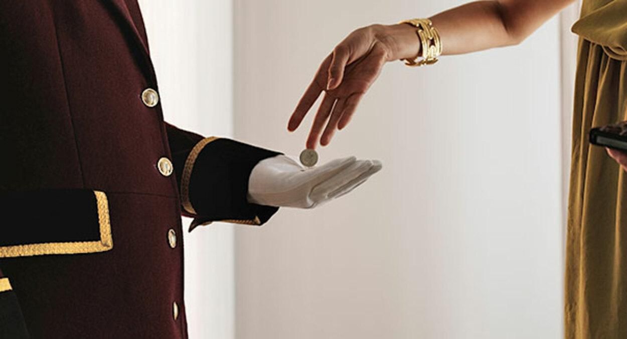 На "чай" в отеле: сколько, как и надо ли оставлять На "чай" в отеле: сколько, как и надо ли оставлять