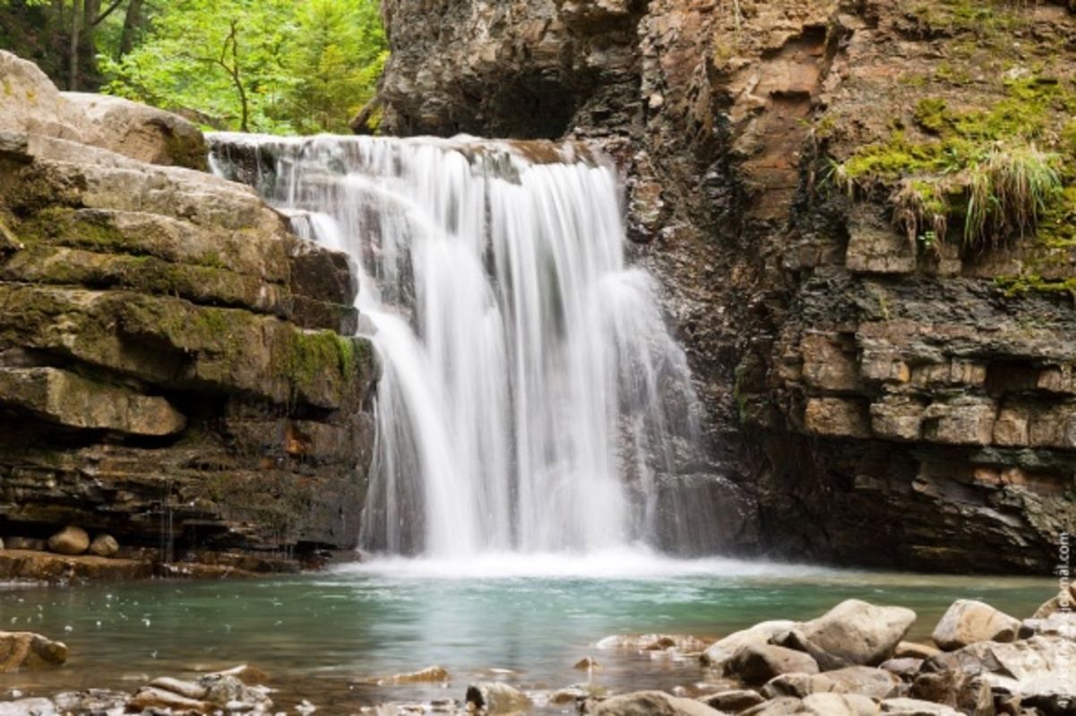 5 самых красивых водопадов Украины: живописные фото