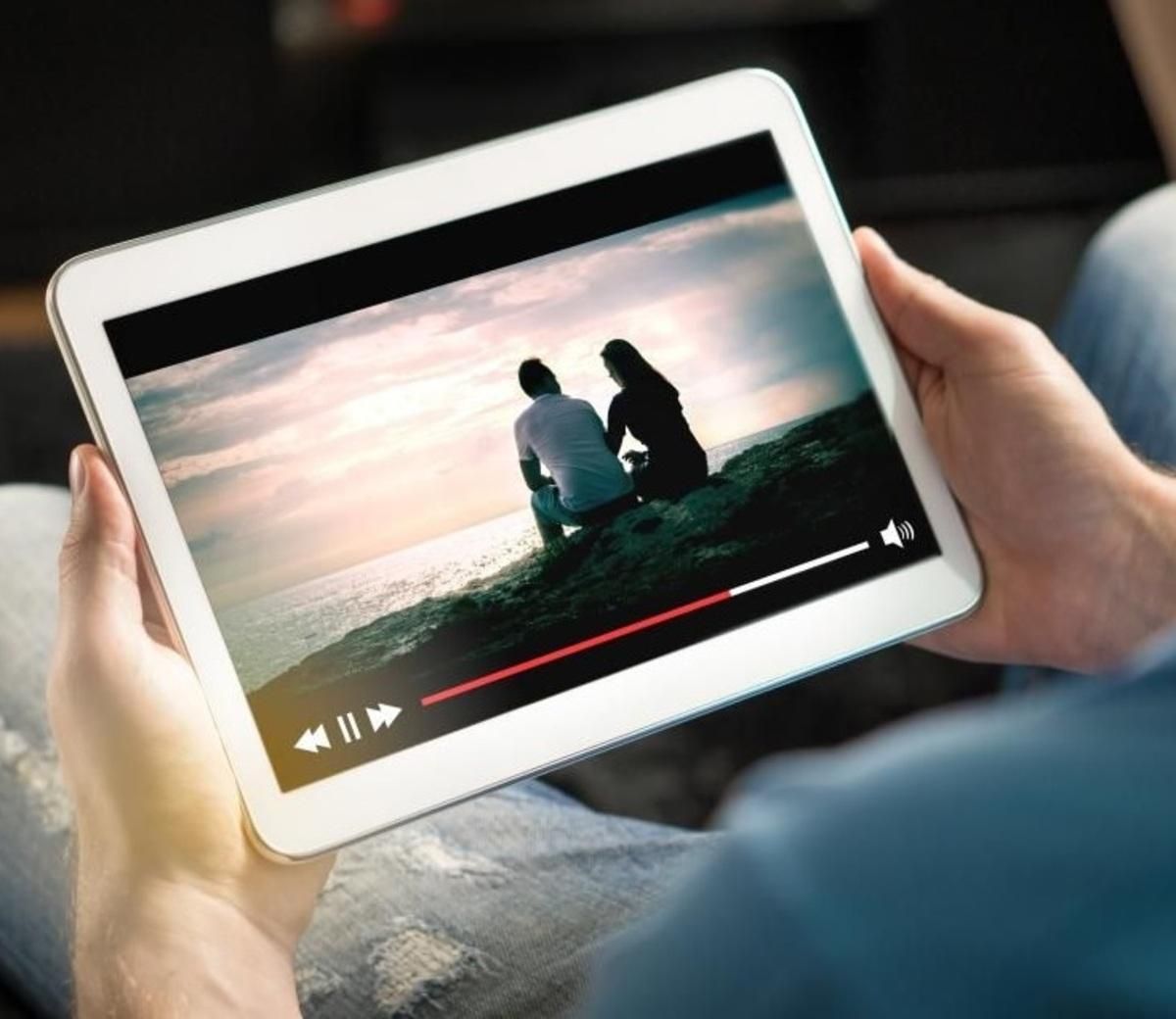 Що подивитися у довгій дорозі: добірка вихідного дня Що подивитися у довгій дорозі: добірка вихідного дня