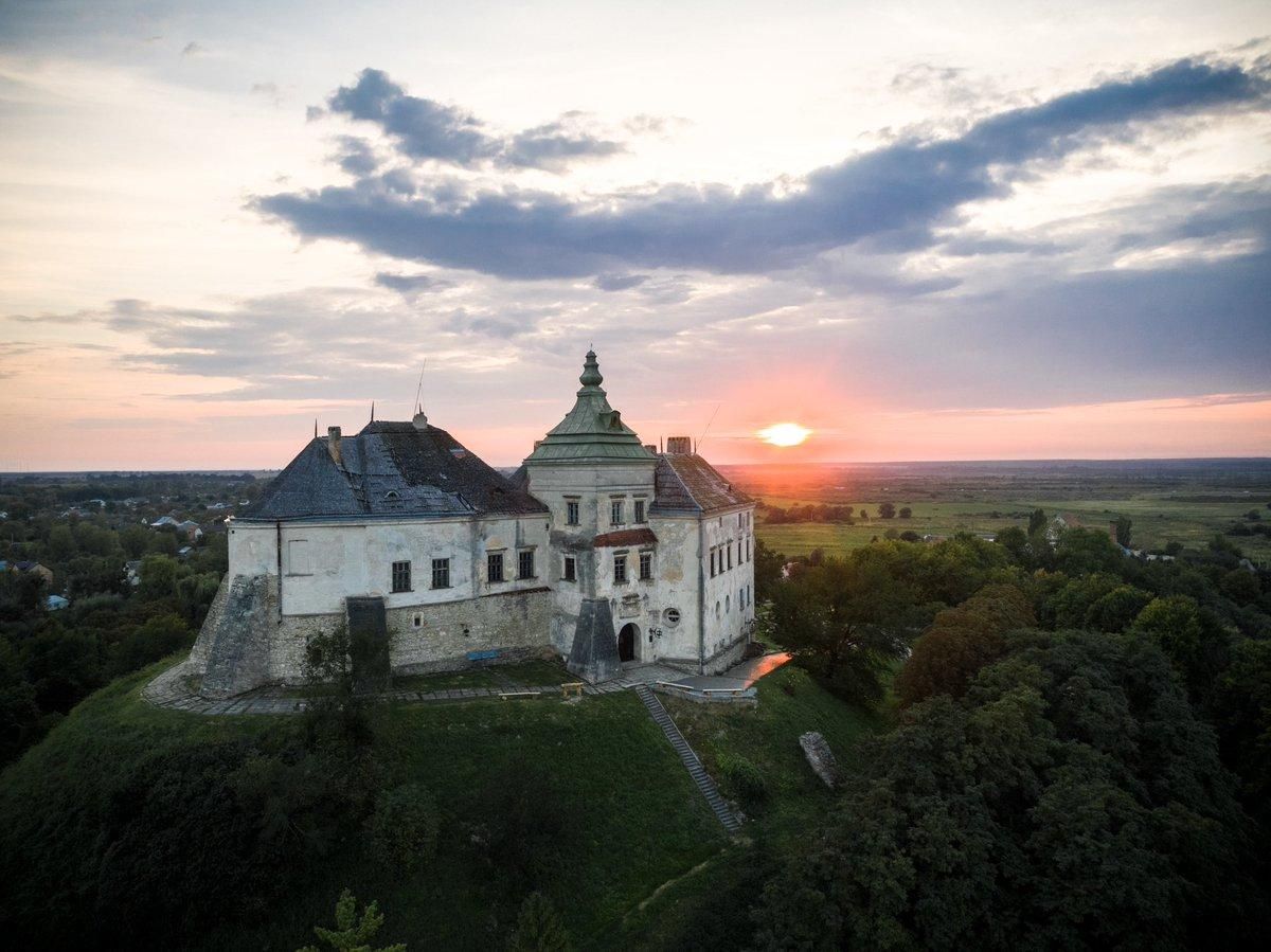 Що приховують знамениті замки України: містичні легенди