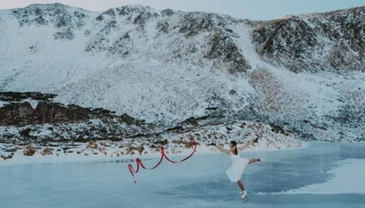Красота и грация: украинка станцевала на коньках на замерзшем Бребенескуле