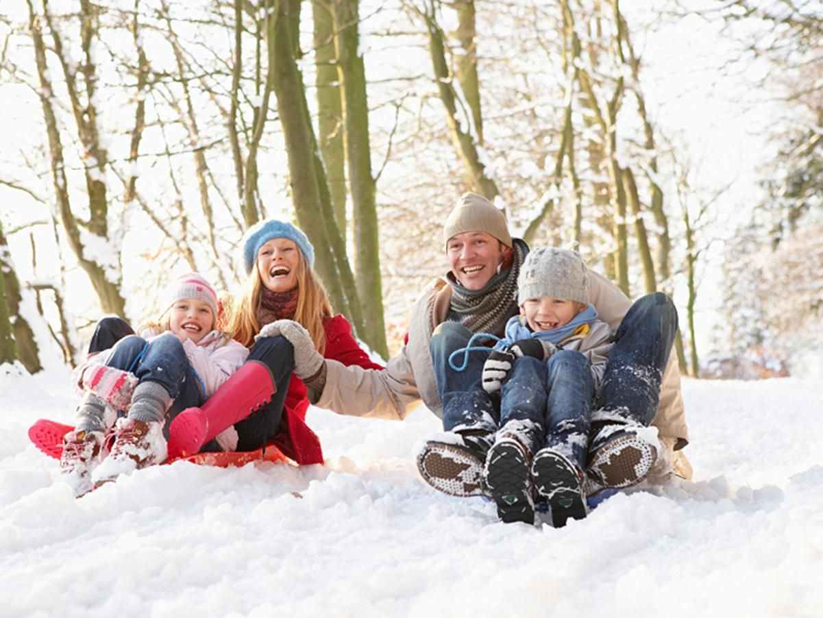 Як влаштувати зимове свято для дітей: ідеї спільного відпочинку