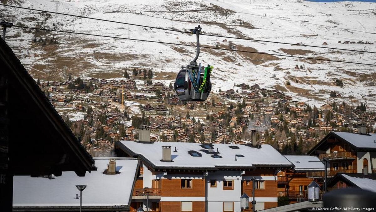 В Швейцарии сотни британцев сбежали из-под карантина В Швейцарии сотни британцев сбежали из-под карантина