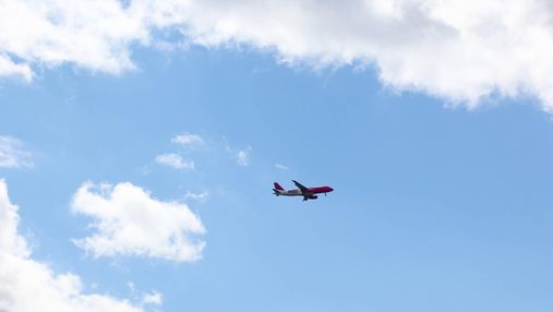 "Рейс в нікуди": пасажирам літака довелося кружляти в небі 9 годин  –  деталі курйозу