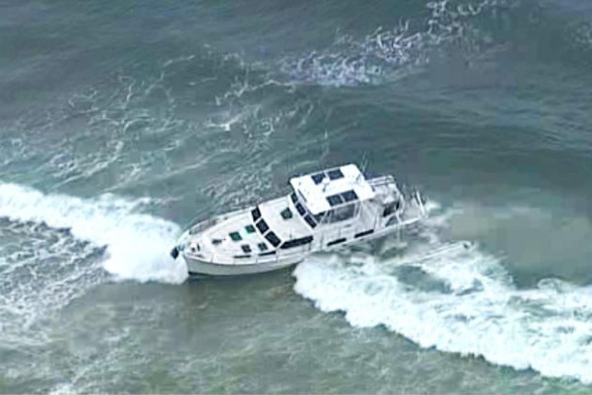 Рятувальники знайшли яхту із заведеним мотором, але безлюдну