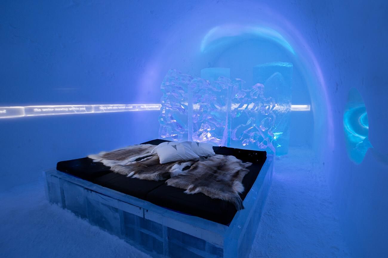 Шведский ледяной отель открылся на зимний сезон: фото