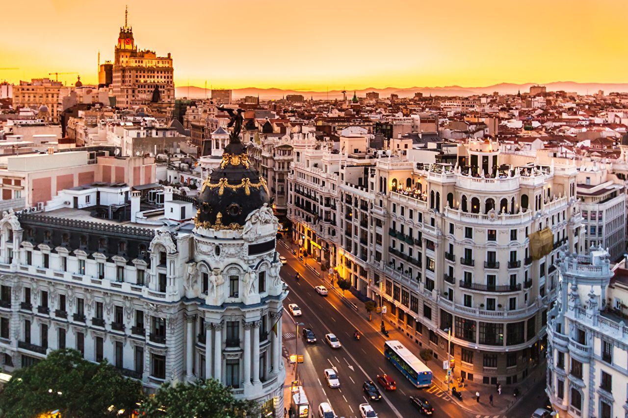 Іспанія продовжила обмеження на в'їзд туристів