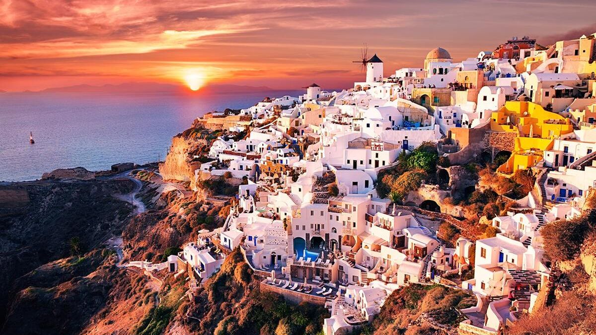 Греция планирует с середины мая открыться для туристов