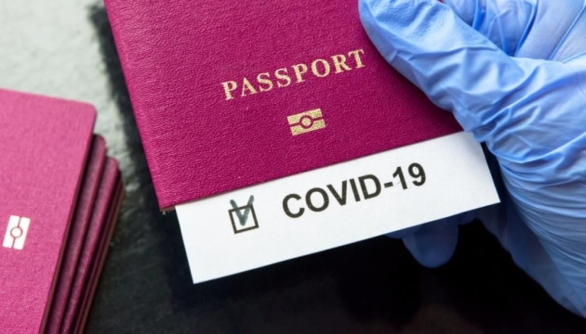 Греція і Румунія домовляються про COVID-паспорти для подорожей