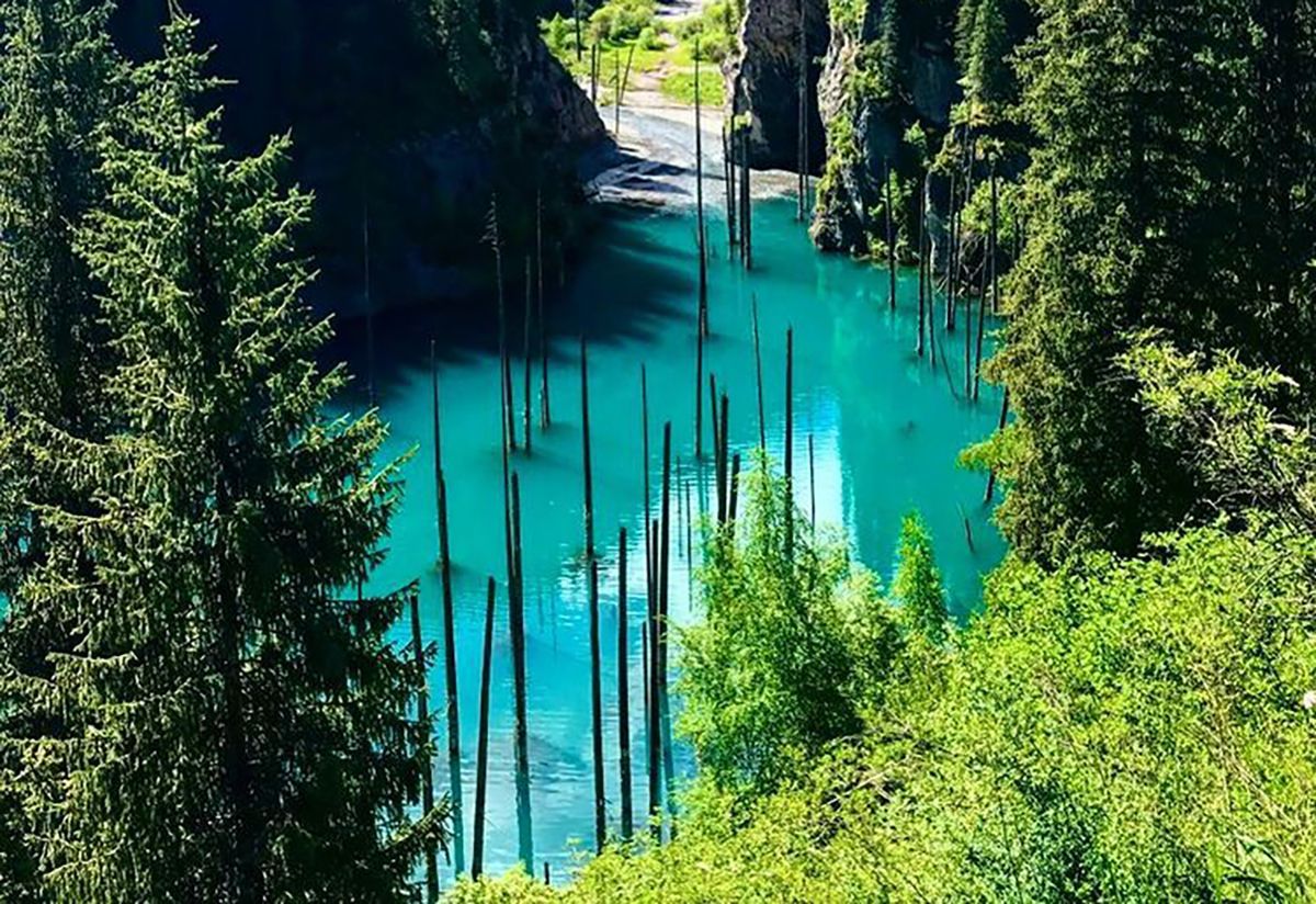 Озеро Каїнди в Казахстані Озеро Каїнди в Казахстані