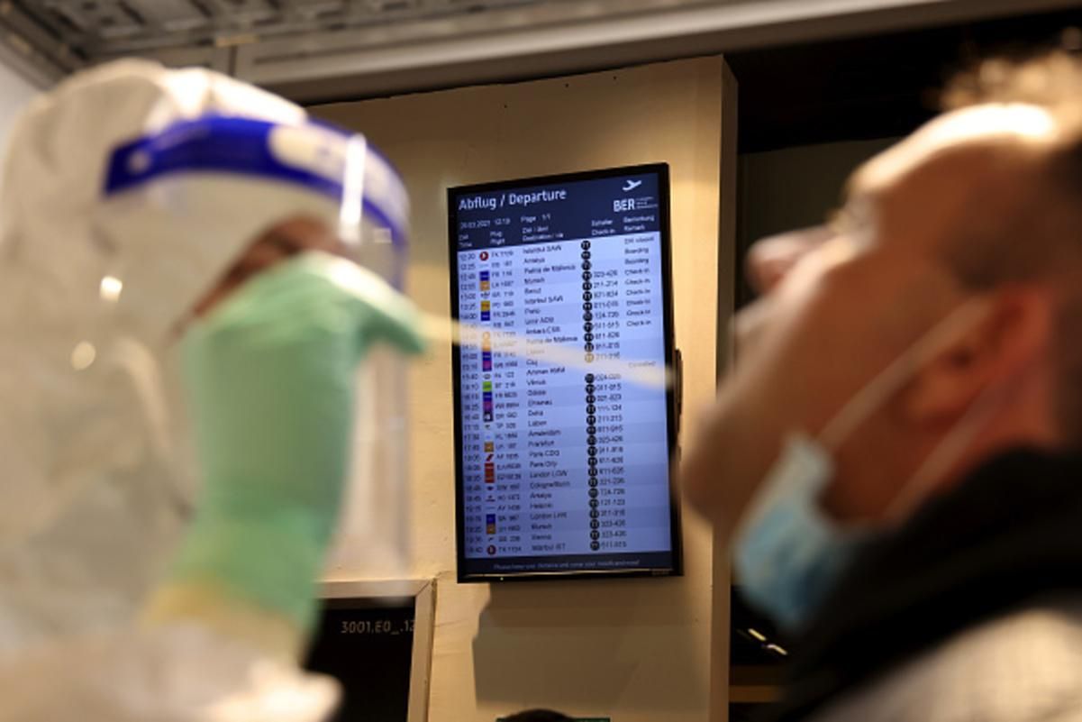 Skytrax назвал аэропорты с самыми дорогими и самыми дешевыми ПЦР-тестами