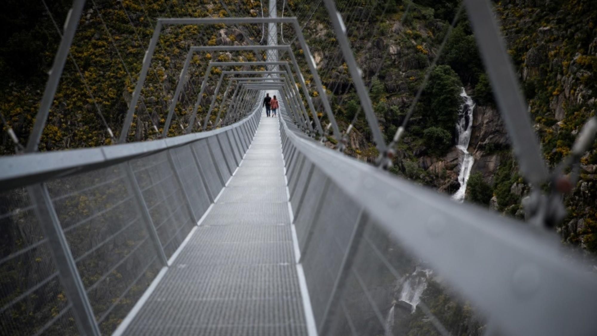В Португалии открыли самый длинный в мире подвесной мост: фото, видео