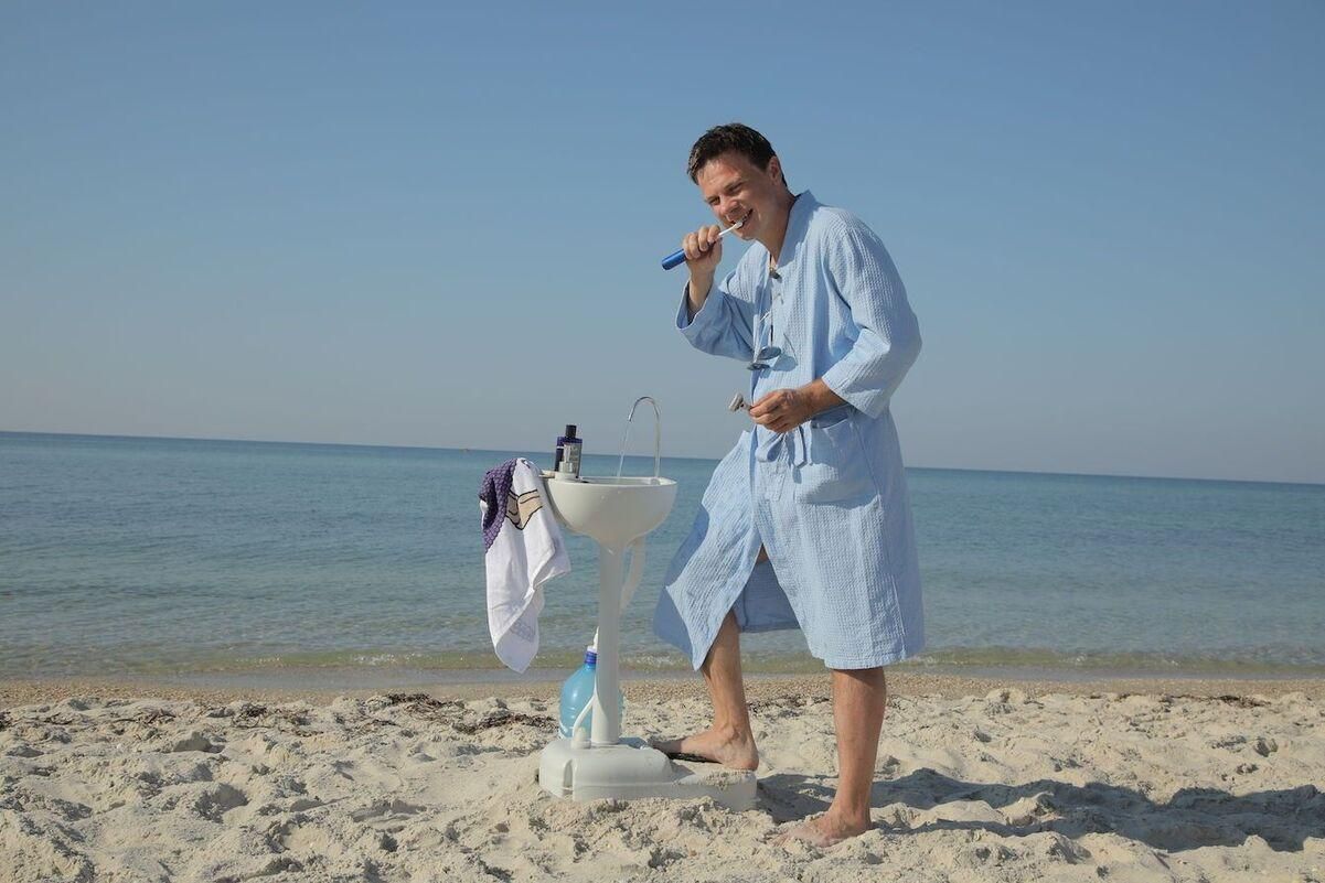 Дмитро Комаров з дружиною побував на українських Мальдівах Дмитро Комаров з дружиною побував на українських Мальдівах