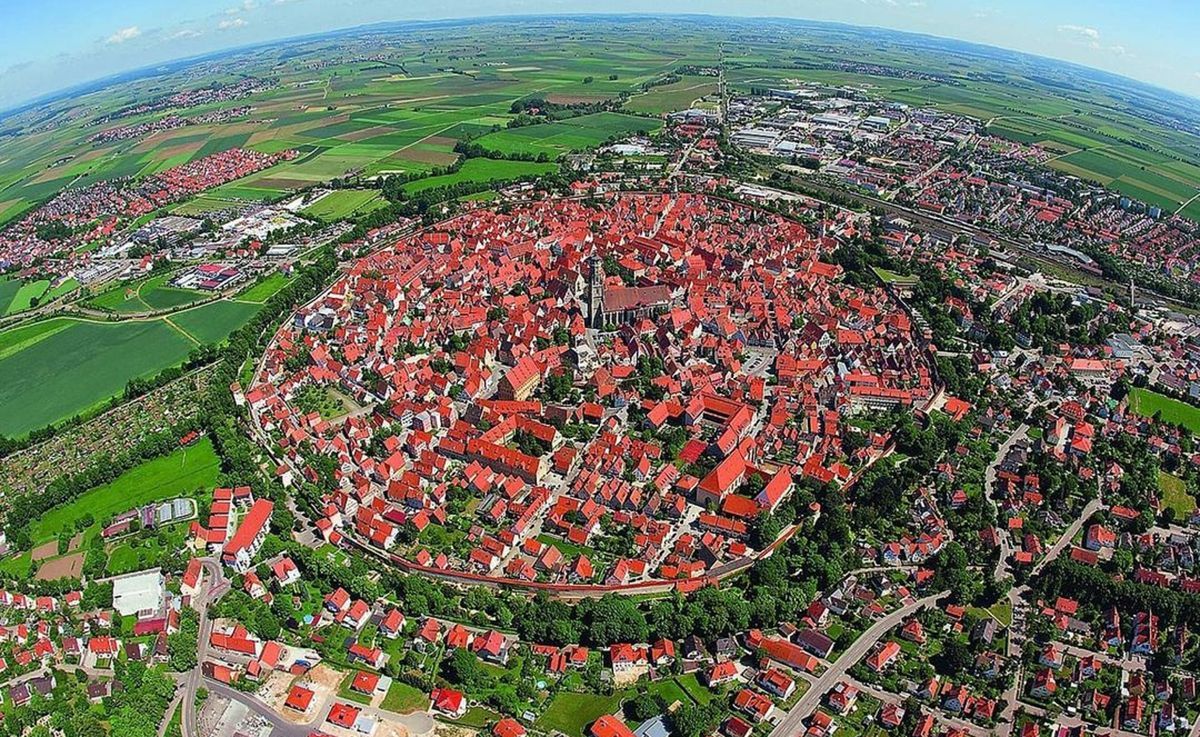 Містечко Нердлінген у Німеччині побудоване на місці падіння метеорита