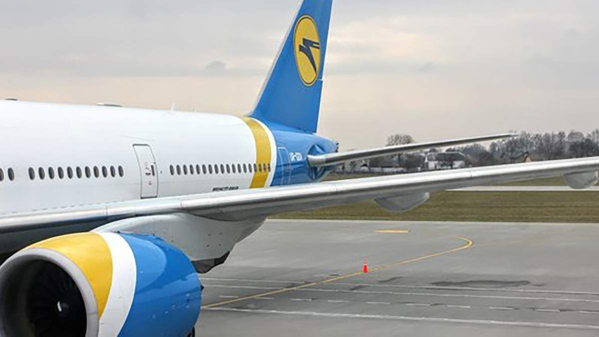 МАУ приостанавливает старт рейсов между Украиной и Польшей