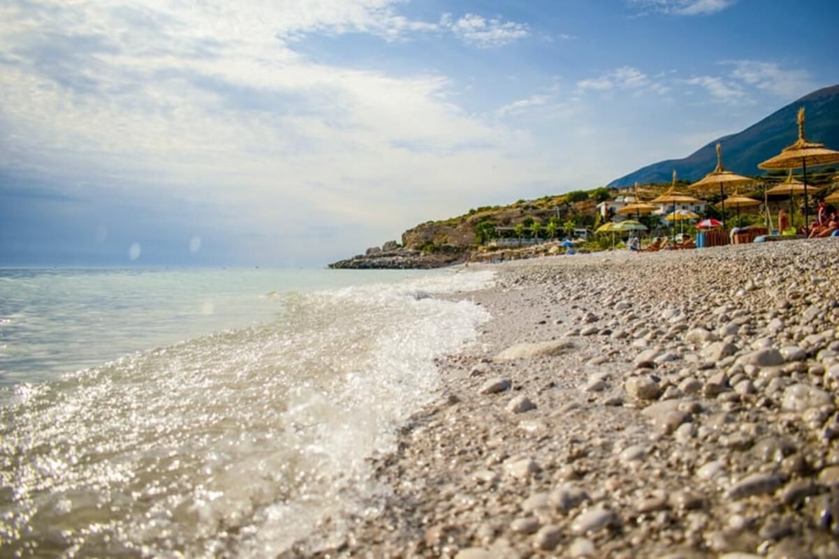 Албания отменила все ограничения для иностранных туристов