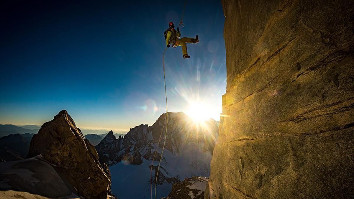 В Іспанії провели фотоконкурс про альпіністів: фото з адреналіном