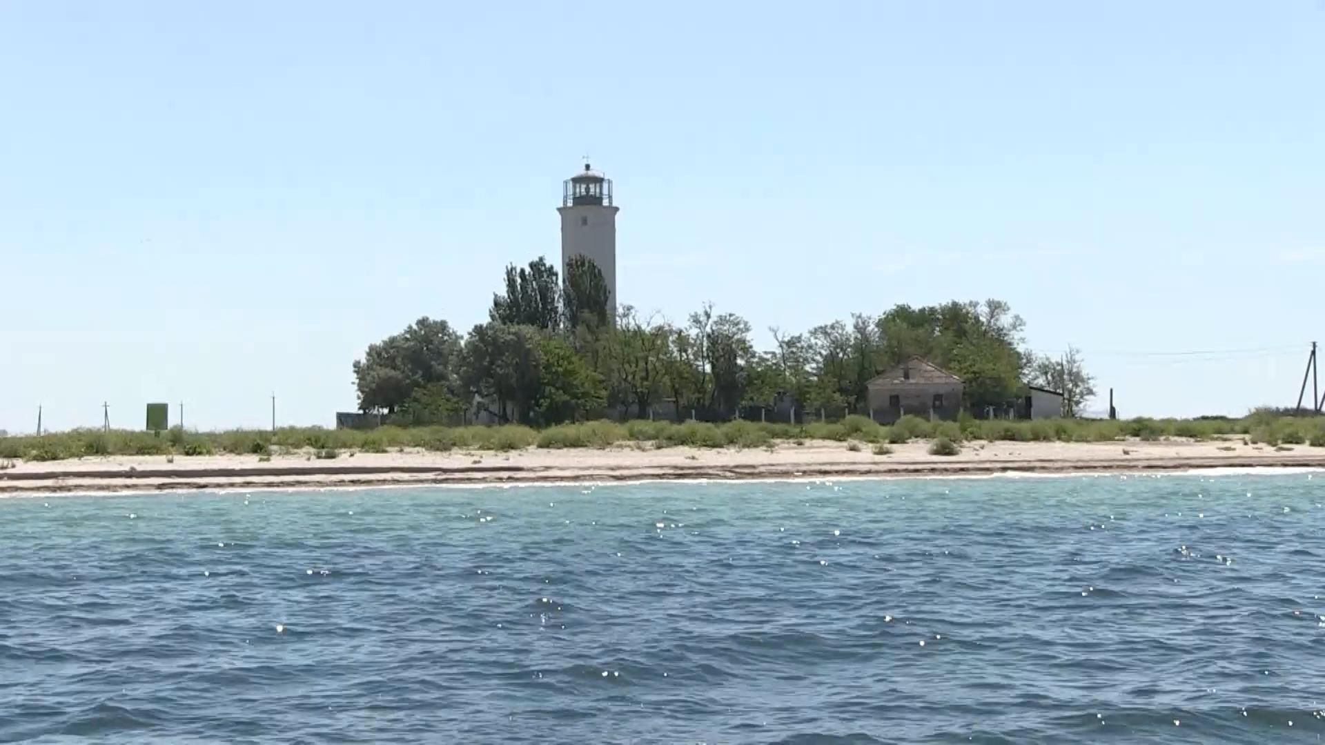 Президентська резиденція на острові: унікальна коса в Азовському морі Президентська резиденція на острові: унікальна коса в Азовському морі