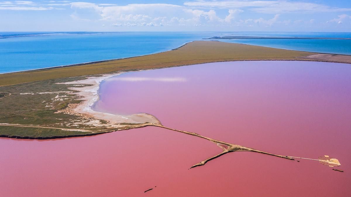Фото і відео з висоти польоту на Рожеве озеро, Сиваш, Арабатську косу