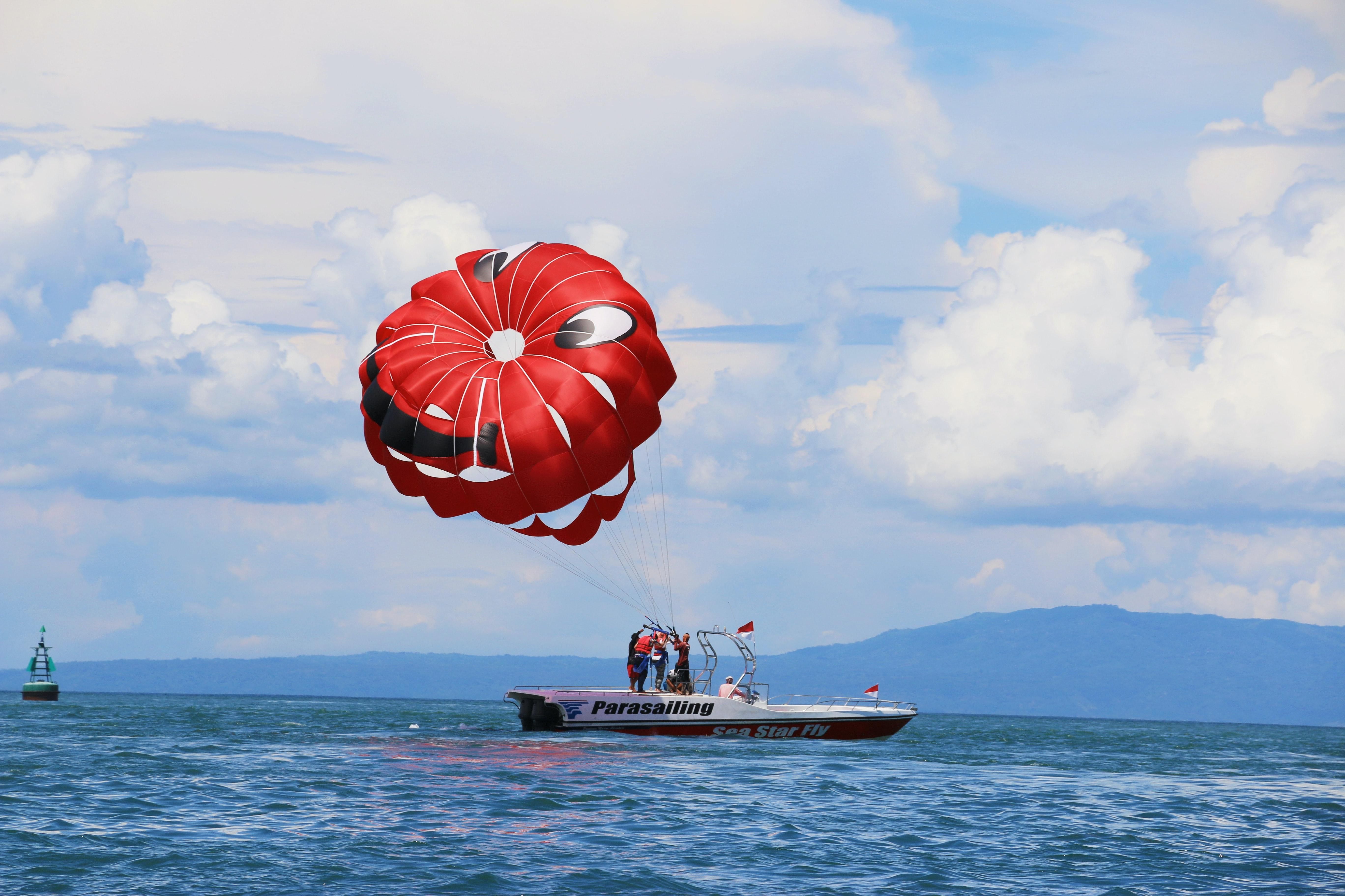 Українка в Єгипті дістала серйозних травм під час парасейлінгу Українка в Єгипті дістала серйозних травм під час парасейлінгу