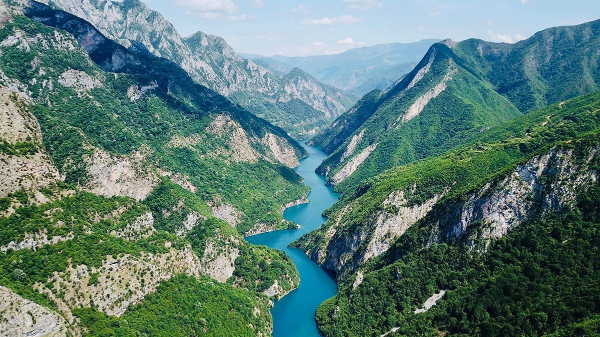 Озеро Коман - норвежские фьорды в Албании: волшебные фото