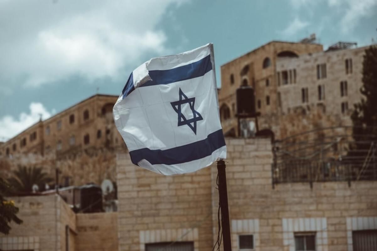 Израиль ввел обязательную самоизоляцию для туристов
