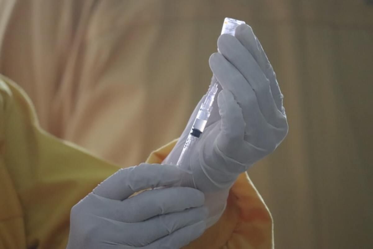На Кіпр пускатимуть щеплених китайською вакциною CoronaVac