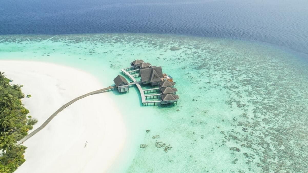 Мальдіви з 2022 року вводять для туристів податок на виїзд