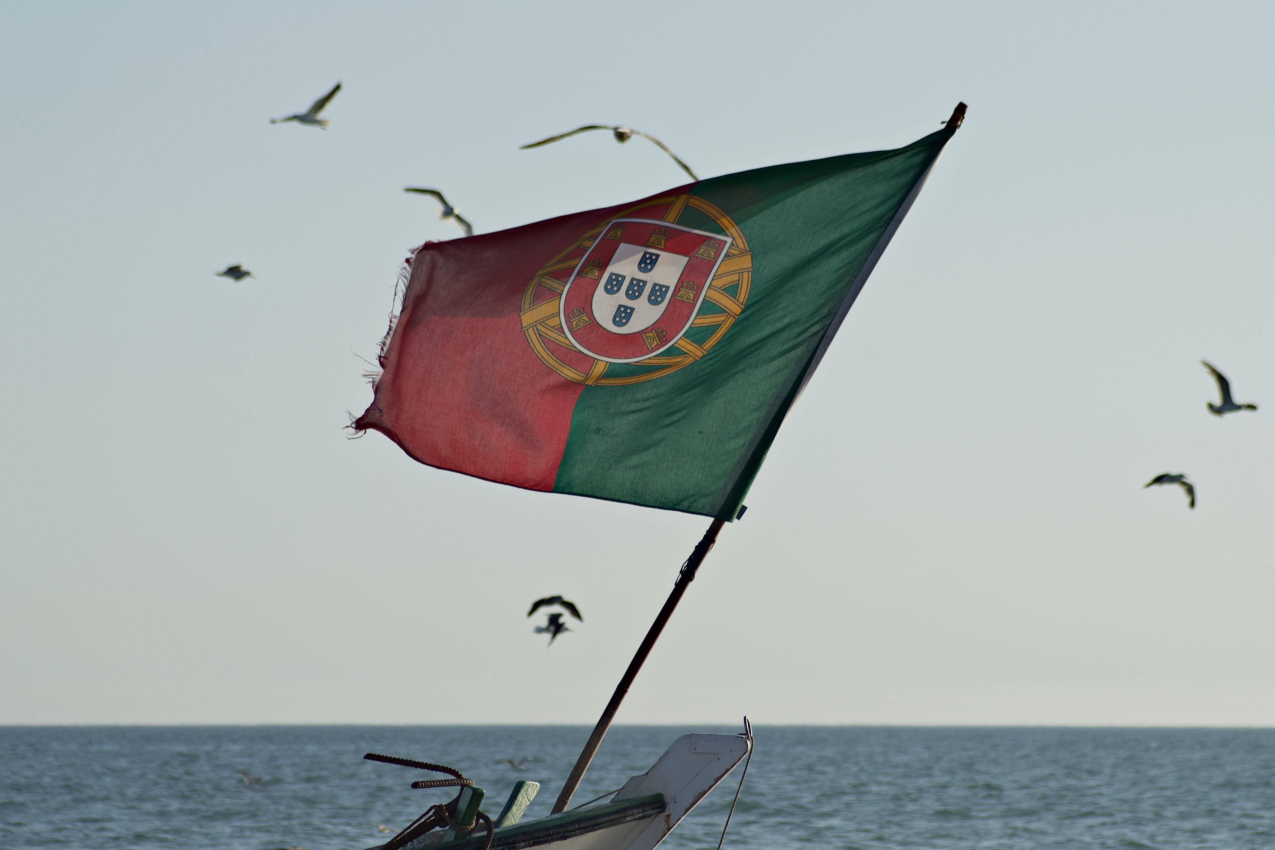 Португалія не поспішає відкривати клуби: причина