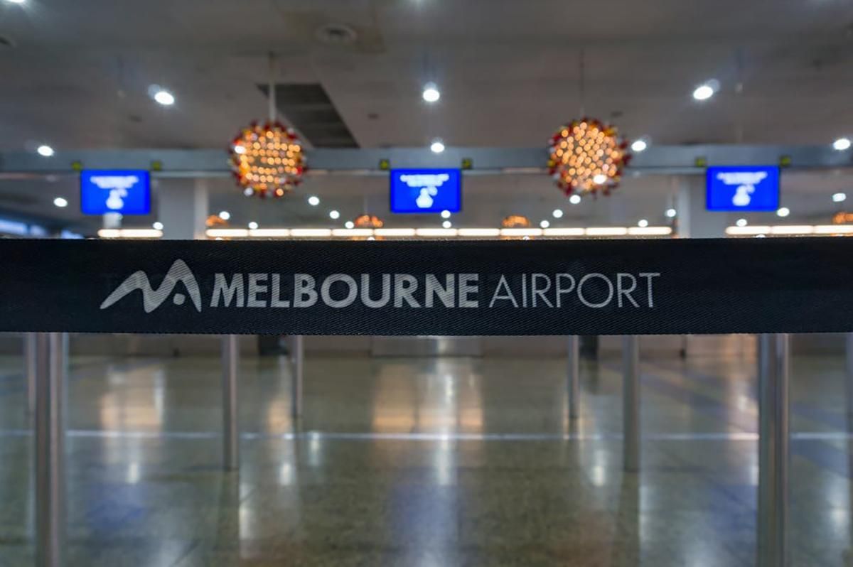 Через 2 пасажирок в Австралії на карантин закрили весь літак: причина