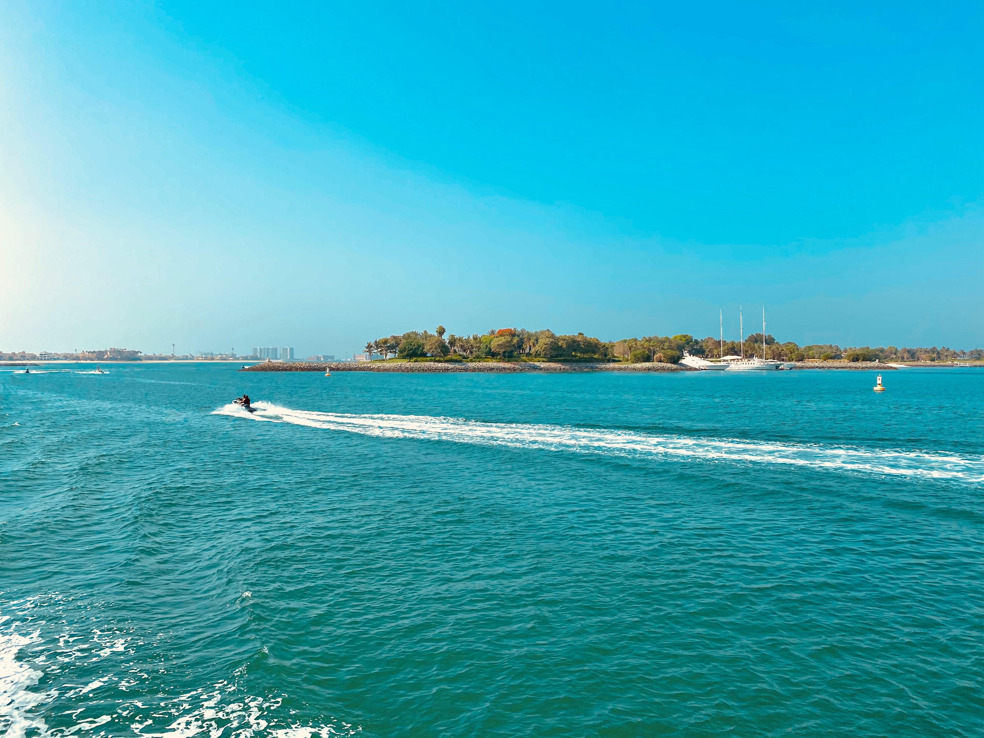 В Очакове мужчина на гидроскутере заехал на пирс: есть пострадавшие В Очакове мужчина на гидроскутере заехал на пирс: есть пострадавшие