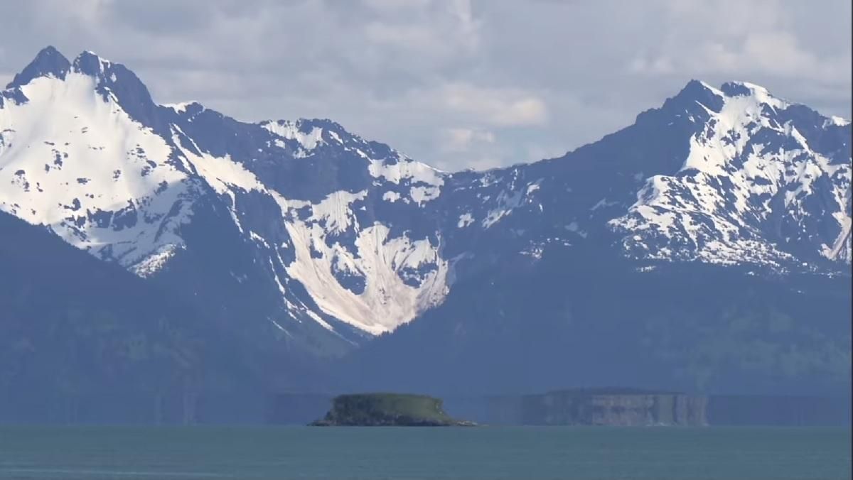 Оптическая иллюзия: остров на Аляске висит в воздухе - Travel