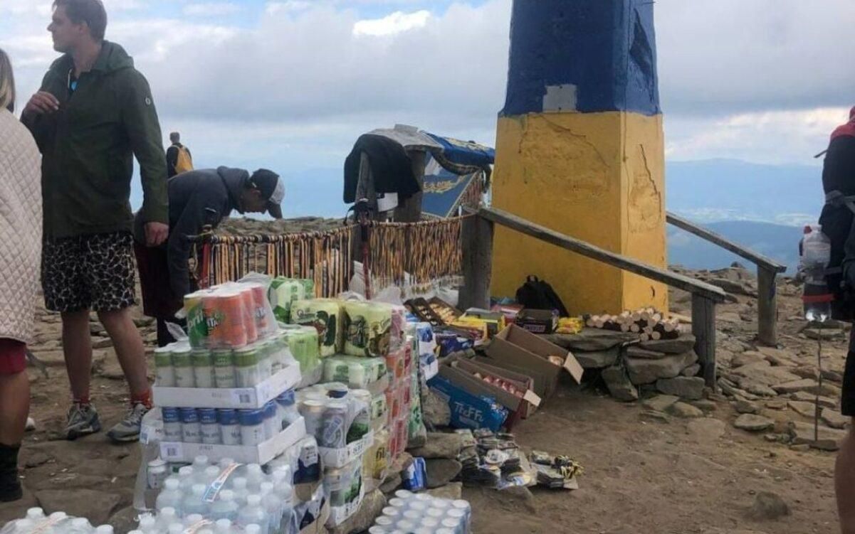 На Говерлі з'явилася торгова точка із водою за 100 гривень На Говерлі з'явилася торгова точка із водою за 100 гривень