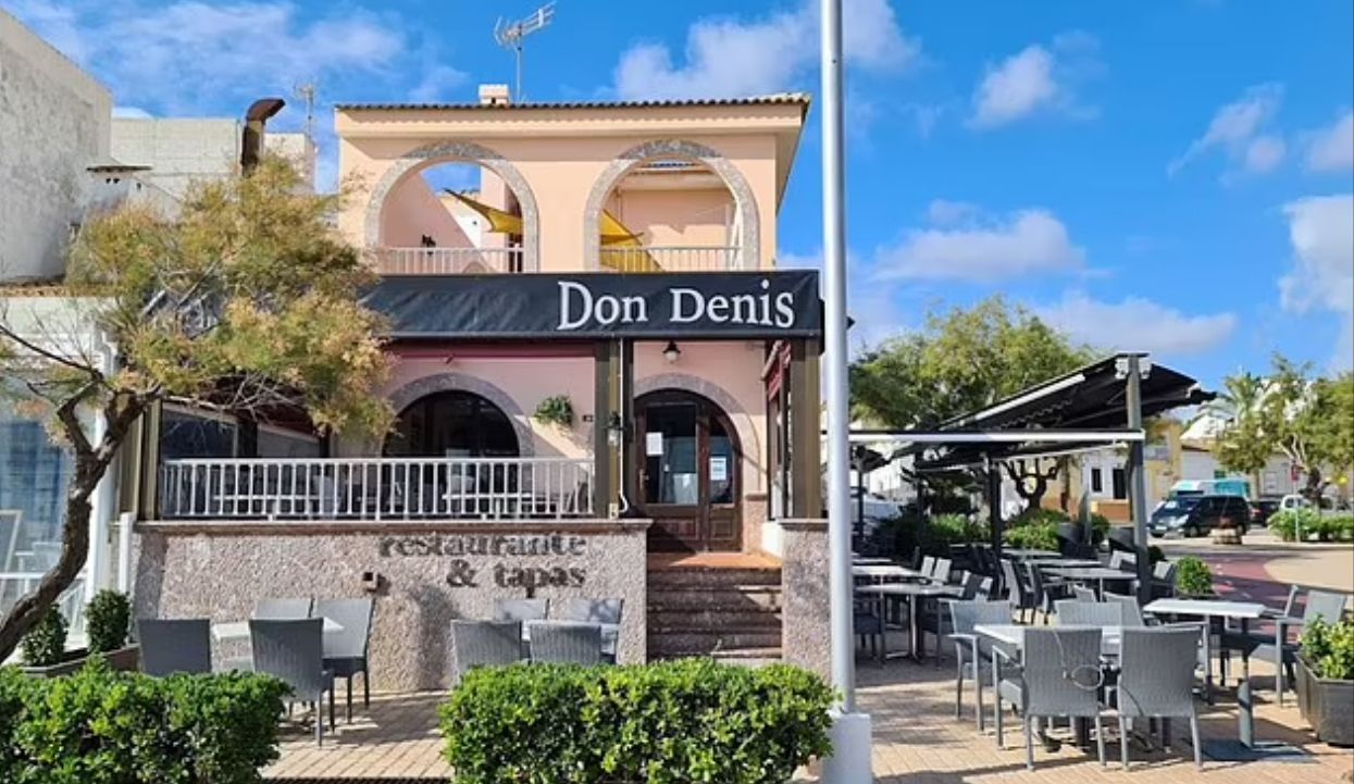 Поссорились из-за стейка: клиент и официант устроили драку в ресторане на Майорке - Travel Поссорились из-за стейка: клиент и официант устроили драку в ресторане на Майорке - Travel