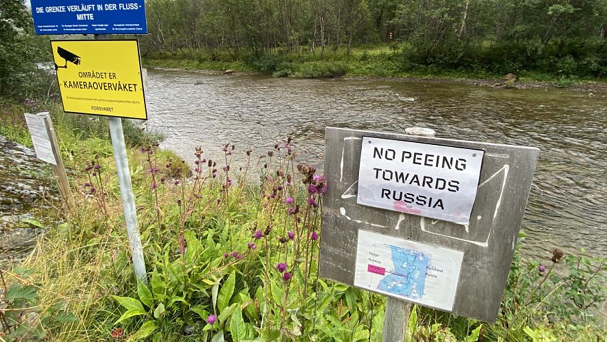 На кордоні Норвегії з’явились таблички: заборонено пісяти в бік Росії