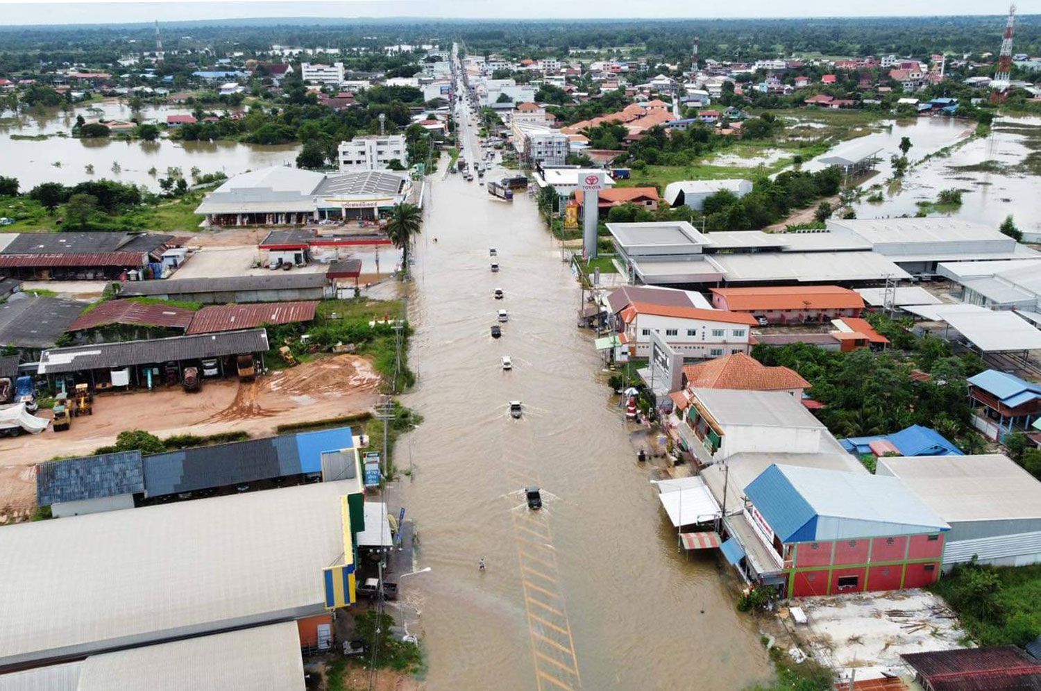 Популярный курорт поплыл: Таиланд накрыли масштабные наводнения – красноречивые фото - Travel