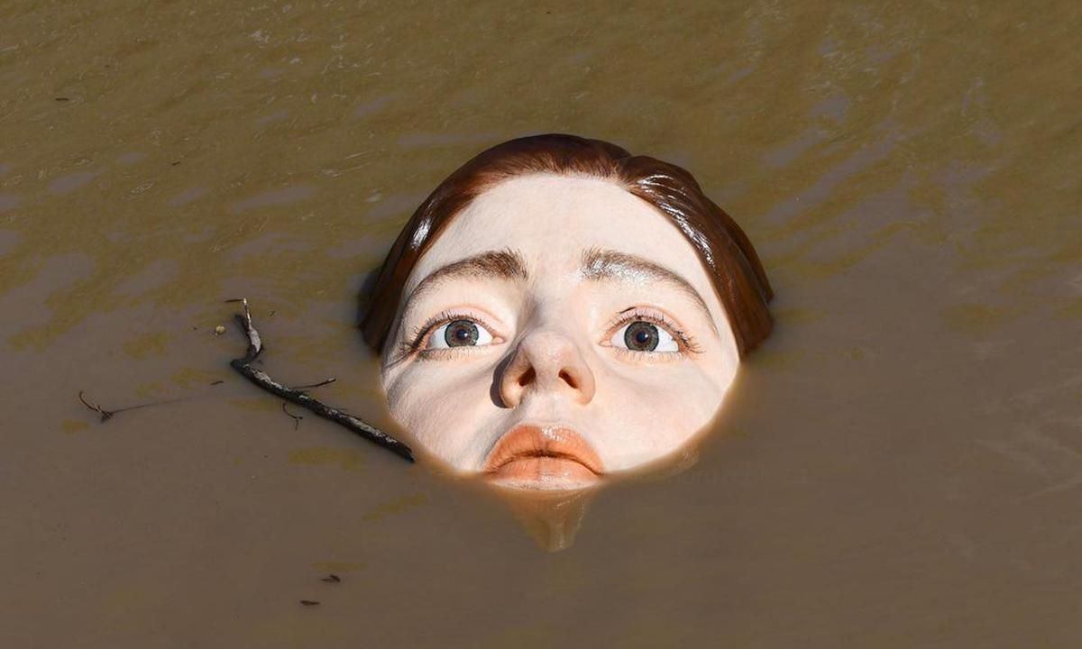 Скульптура девушки, которая тонет, в Бильбао наделала шума – удивительное видео арт объекта - Travel