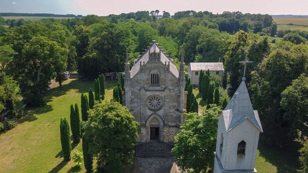 Подорож до Подільських Товтр: готичний костел у сільській глибинці та екзотичний водоспад - Travel Подорож до Подільських Товтр: готичний костел у сільській глибинці та екзотичний водоспад - Travel