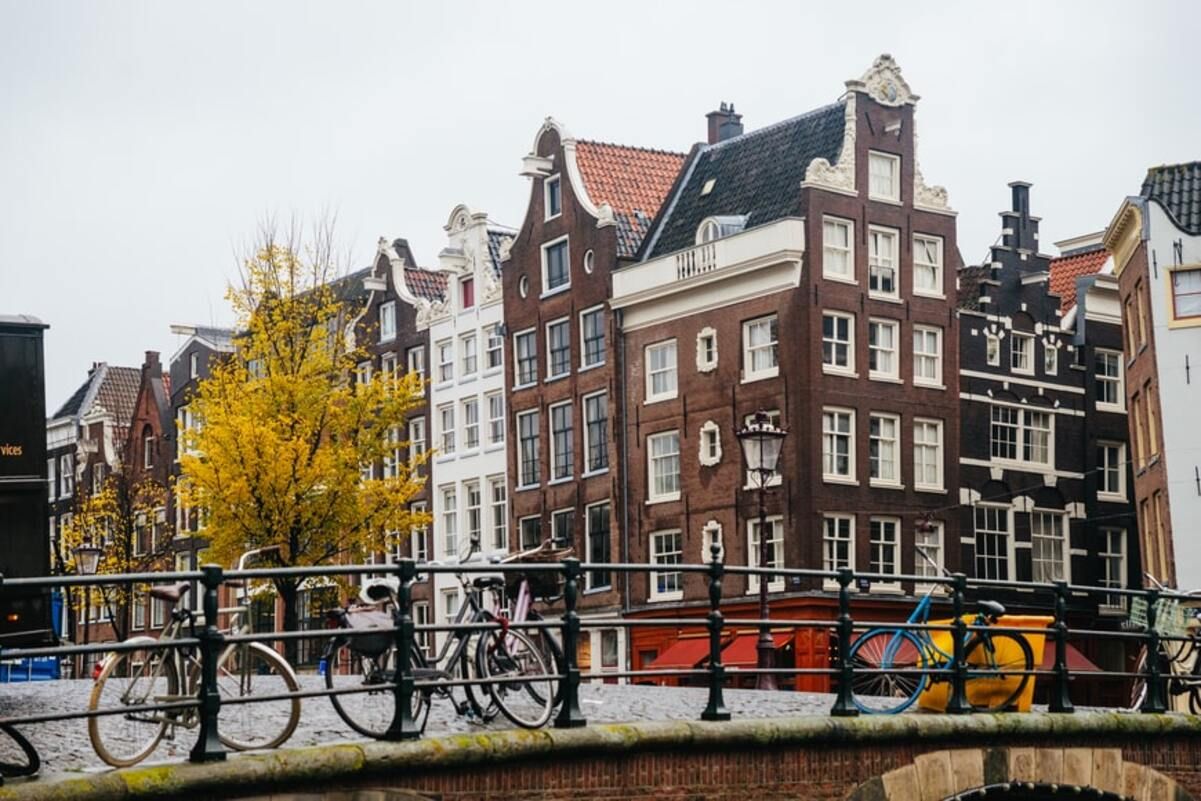 Амстердам хоче заборонити продавати канабіс туристам: відома причина - Travel