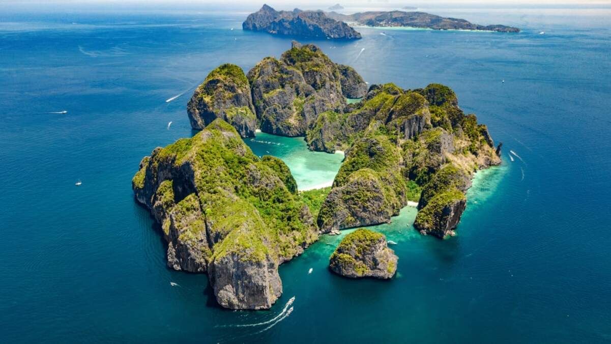 Туристи знову зможуть відвідати пляж Таїланду, де знімали фільм з Ді Капріо - Travel