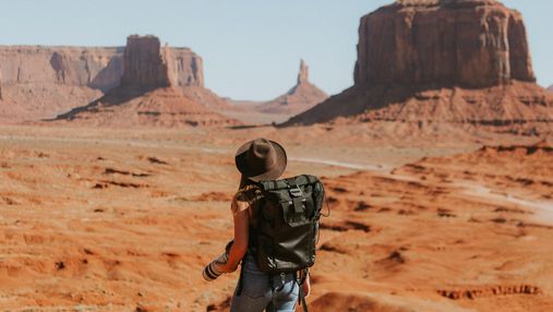 Як безпечно подорожувати самому: 15 розумних порад від досвідчених туристів