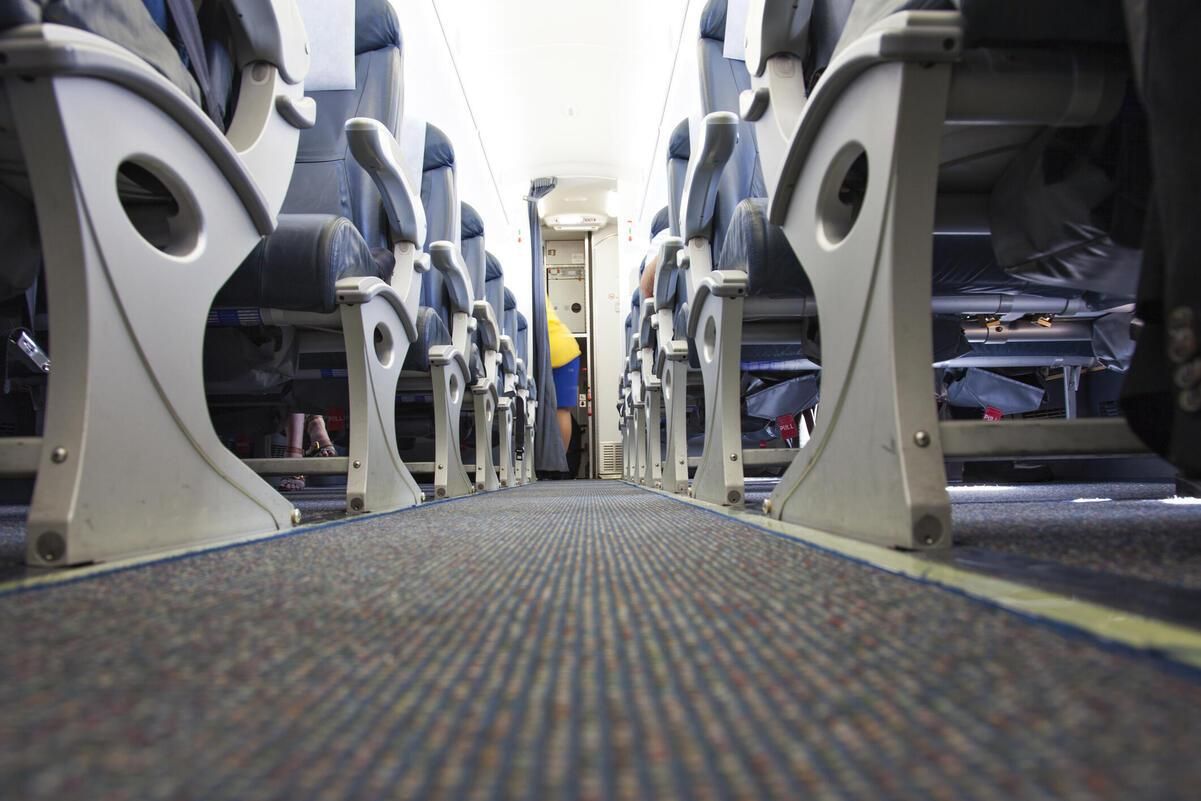 Чому "правило 3 секунд" ніколи не діє в літаку та готелі - Travel Чому "правило 3 секунд" ніколи не діє в літаку та готелі - Travel