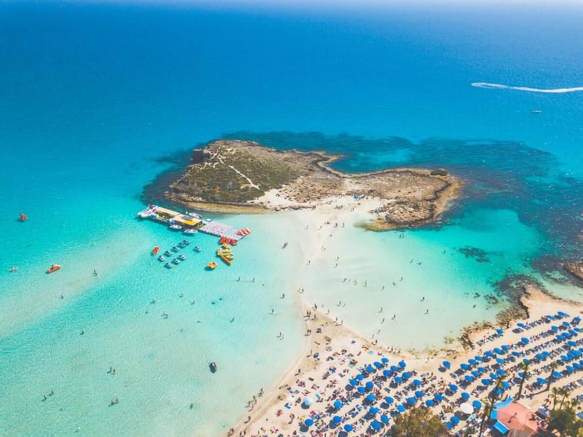Кіпр вводить обов'язкові експрес-тести для туристів - Travel