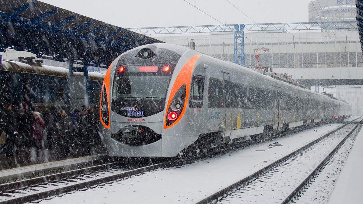 Укрзализныця добавит 6 поездов к новогодним праздникам: расписание - Travel